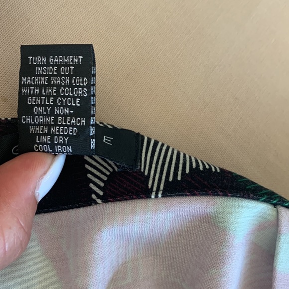 A line skirt, structured material sits nicely. - Picture 4 of 4